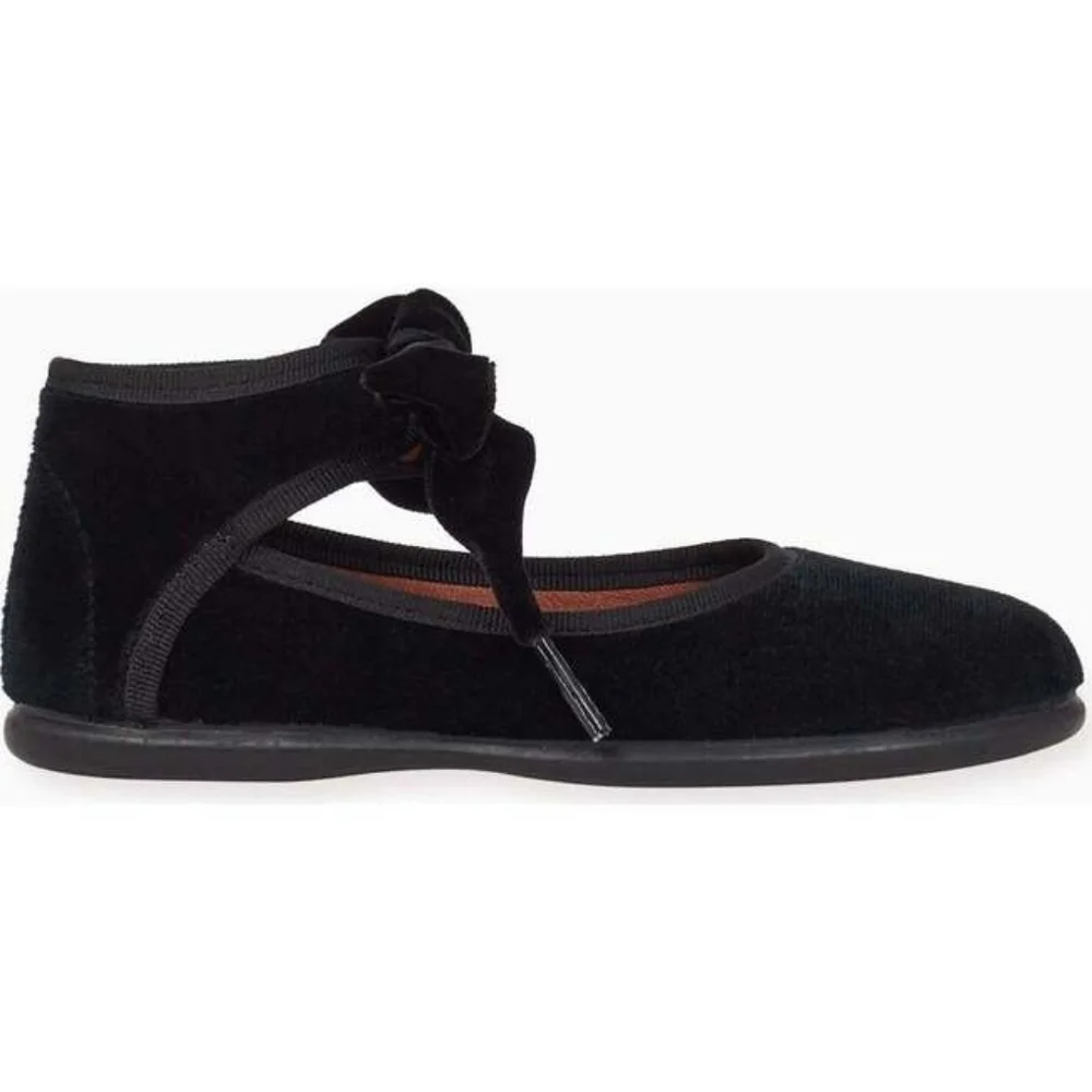 La Coqueta's stunning Black Bow Ballerina shoes.